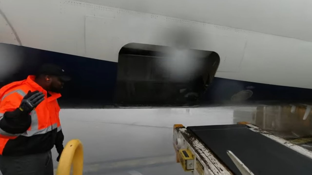17 minuets 89 bags to go :Ramp Agent pov
