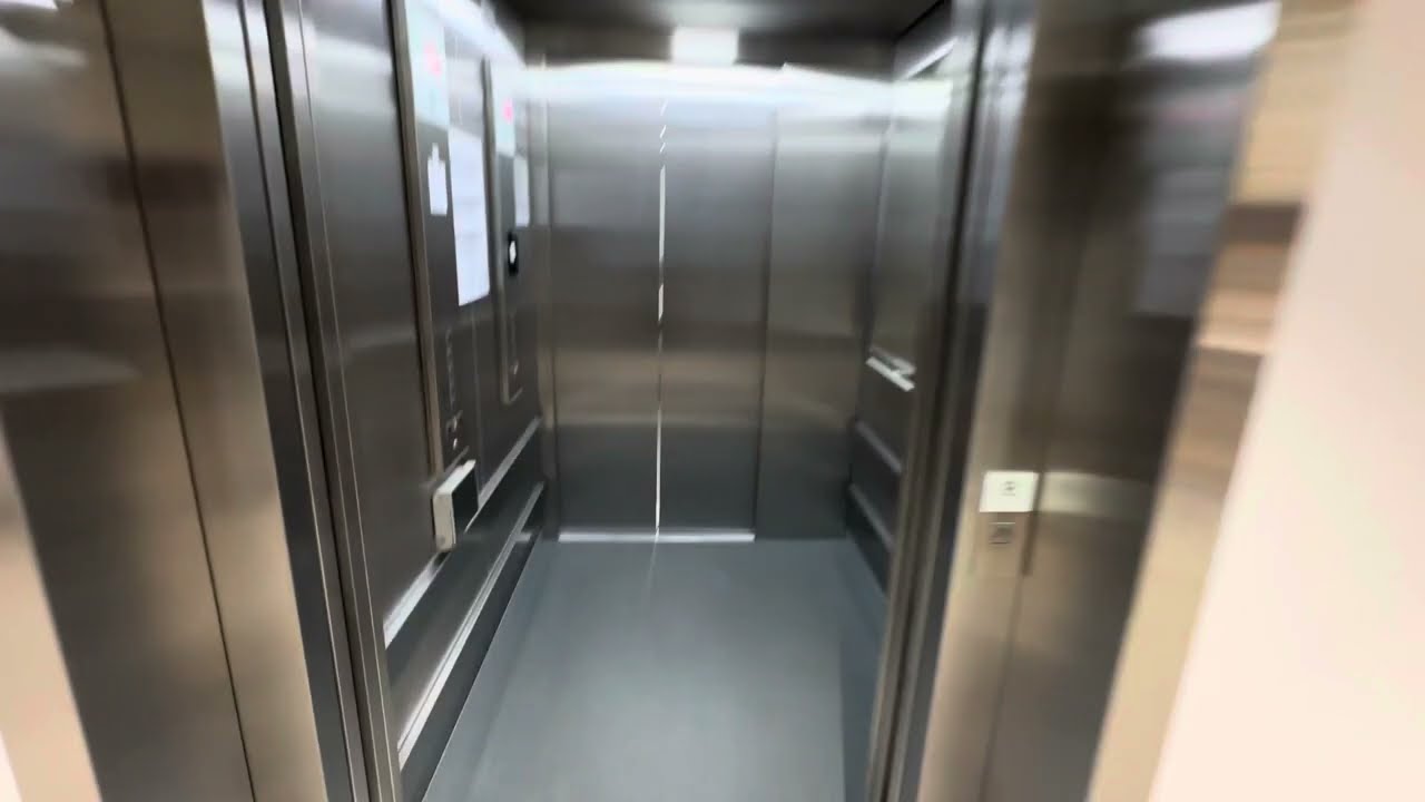 1999 KONE (rb. 2022 Schindler) MRL tr. elevator (2) @ Info Centre Korona, University of Helsinki, FI