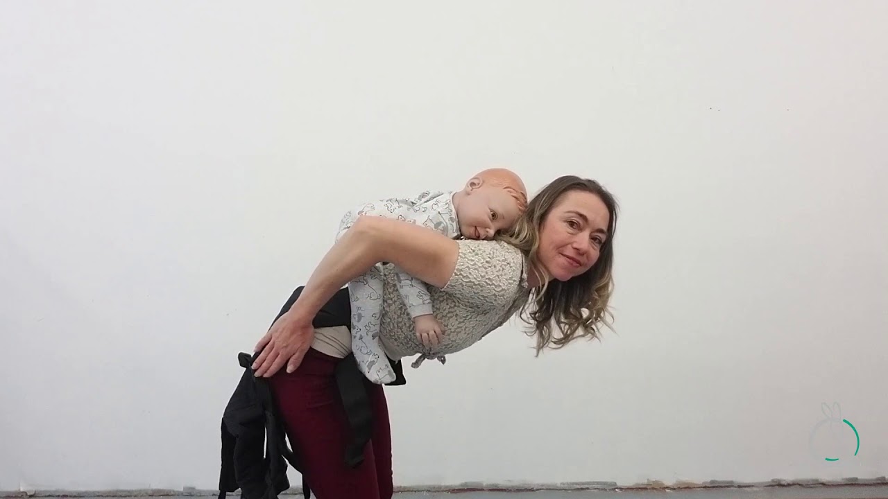 Chimparoo PöpNgo: Install the baby carrier on the back