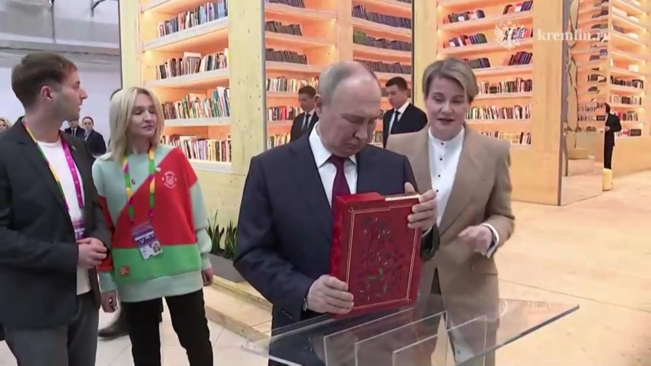 Владимир Путин посетил Всемирный Фестиваль Молодежи