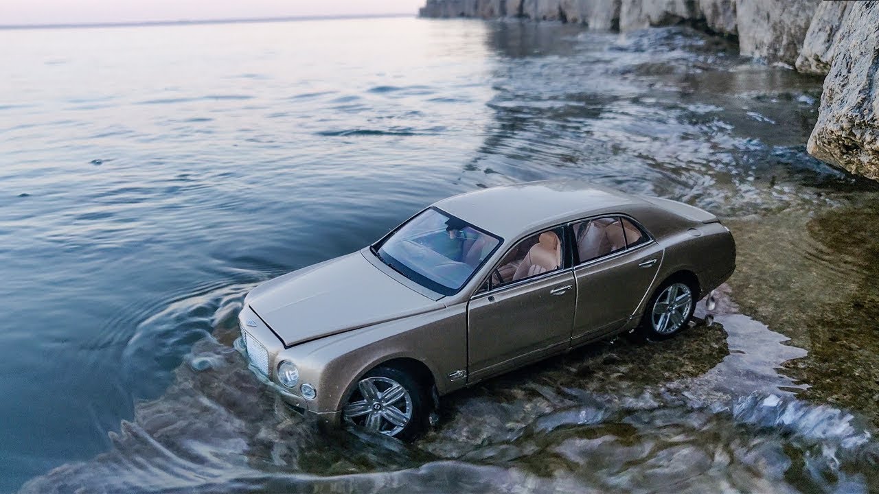 Unboxing of Bentley Mulsanne 1:18 diecast scale model