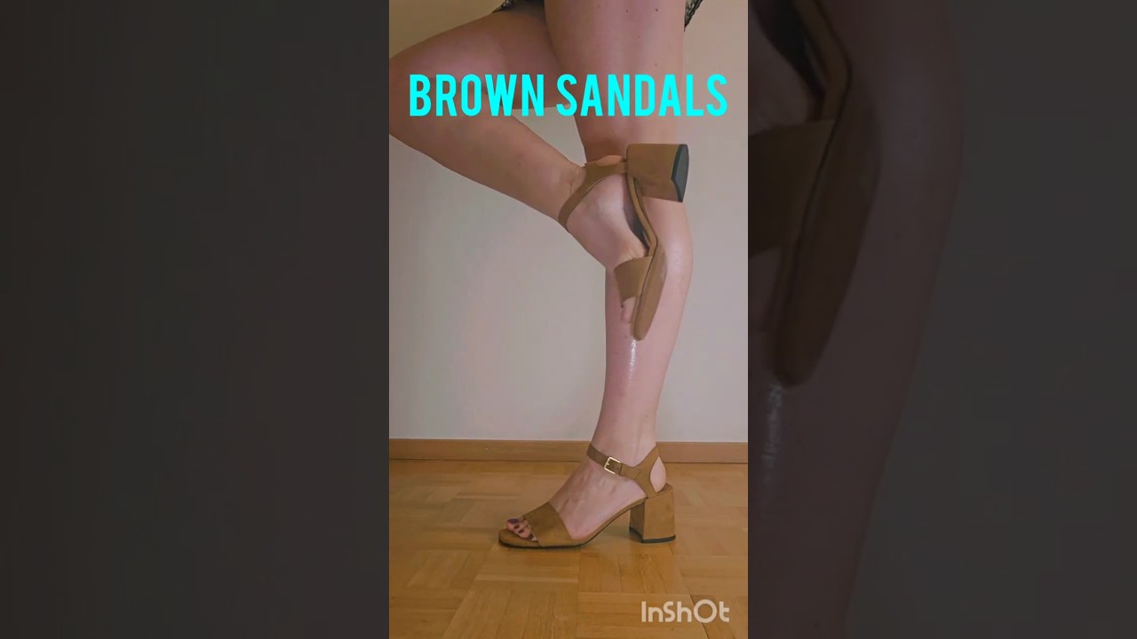 Sch&uuml;chterner Sommer-Look #stilettoheels #heels #shoes #shoesaddict #feets #barfuss #legs