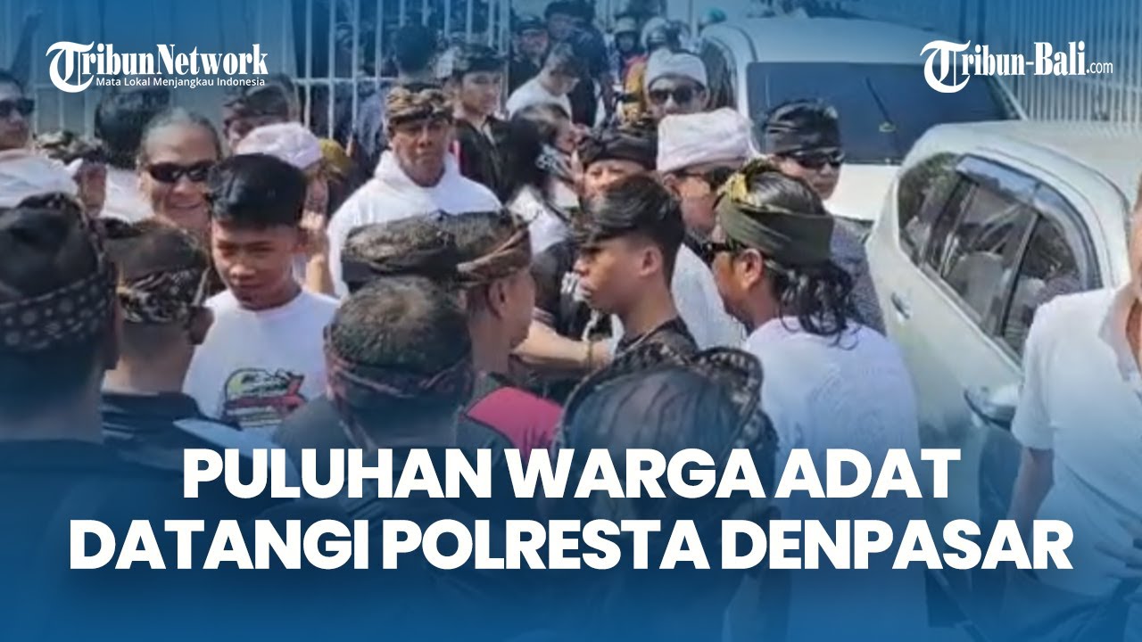 Puluhan Warga Berpakaian Adat Padati Polresta Denpasar Terkait Kasus Jalan Akasia