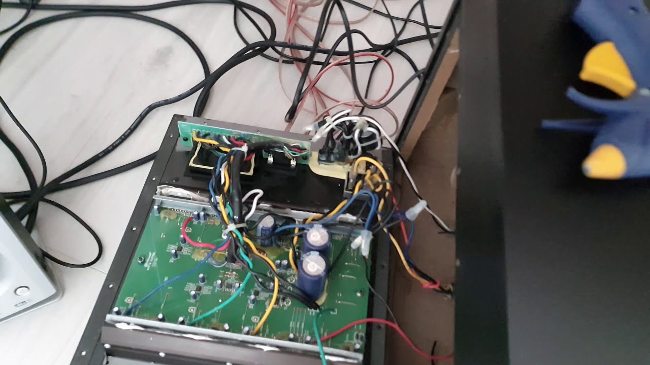 Logitech Z5500 Problem With Capacitors (Glue FIX)