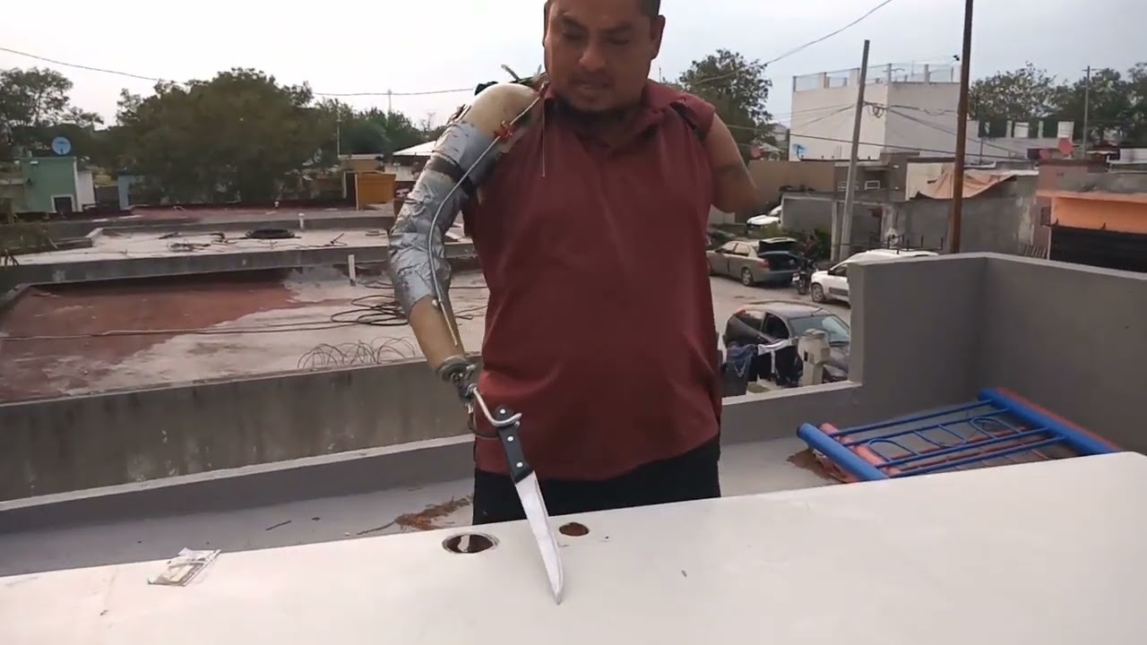 aquí mostrándoles mis prótesis a #Antonino