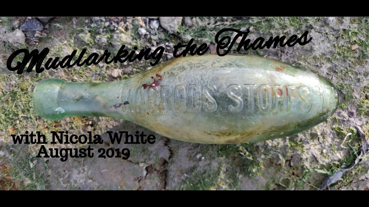 Mudlarking the River Thames with Nicola White - A stunning torpedo bottle & more!