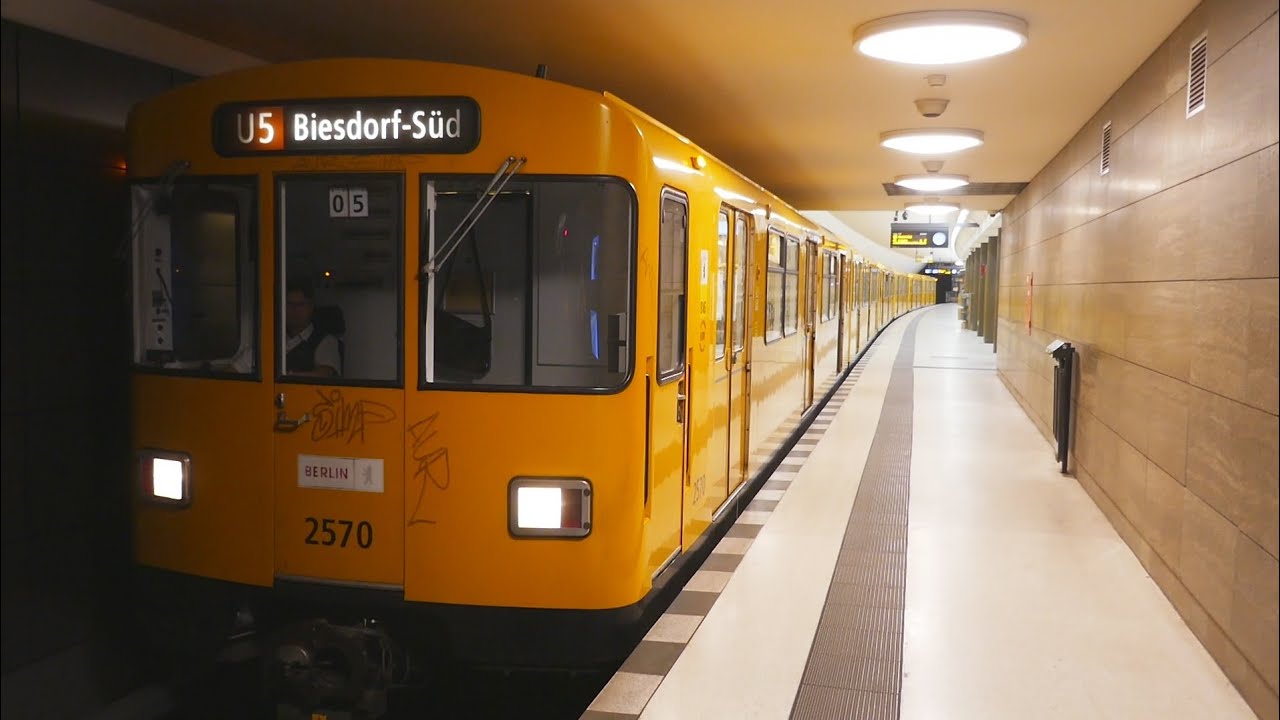 U-Bahn Berlin U-Bahnhof Brandenburger Tor U5