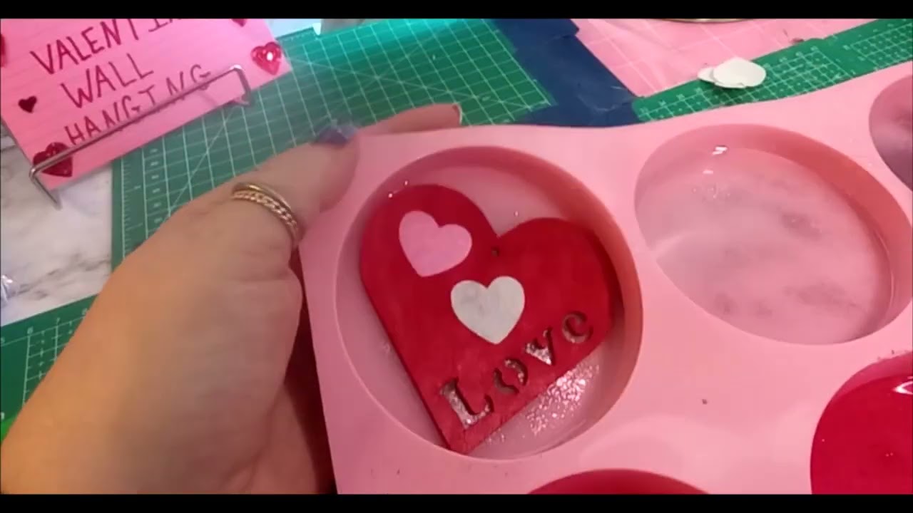 DIY/ Resin/Crafting A Beautiful Valentine Wall Hanging