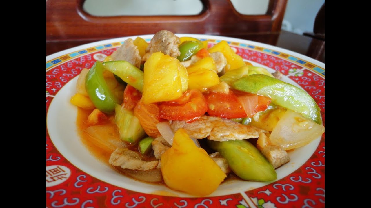 Thai Food Cooking Tutorial: Pad Priao Wan (Sweet and Sour Stir Fry)