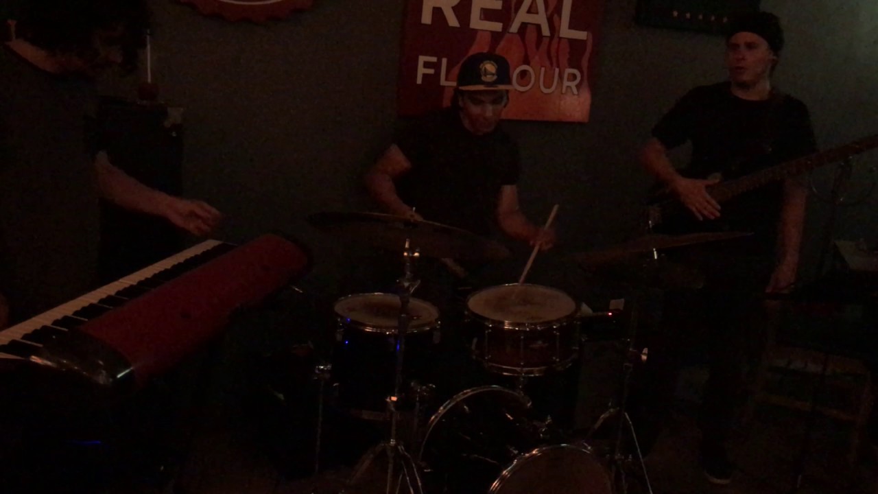 Well You Needen&acute;t - Esteban Zamora Jazz Trio