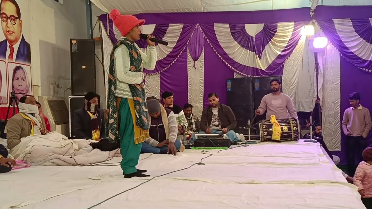 ये सतसंग बिजनौर चमर पेड़ा सतगुरु रविदास मंदिर पर हो रहा है और गायक :- रेणुका दास 