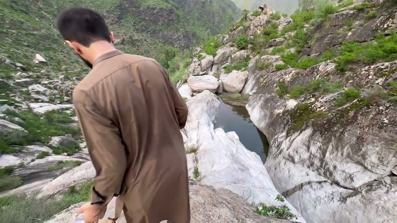 🇵🇰 Majestic Batkhela Waterfall 🌿💦 - A 4K Walking Tour Through Nature's Beauty 