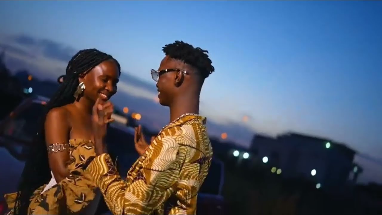Doull_feat_Adji ka Djeneba _-_MON_BB (clip vidéo 2025 ).