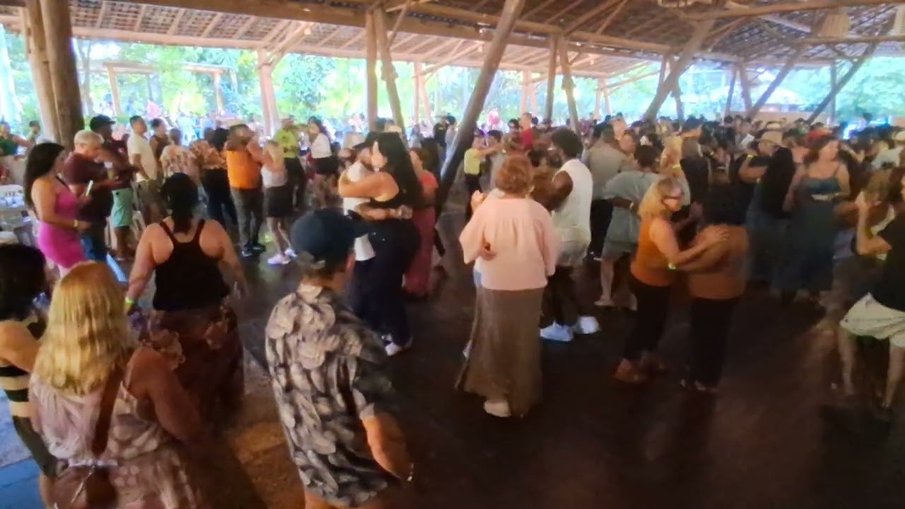 *150226* Arrebentando no xote,Forró Serrano!