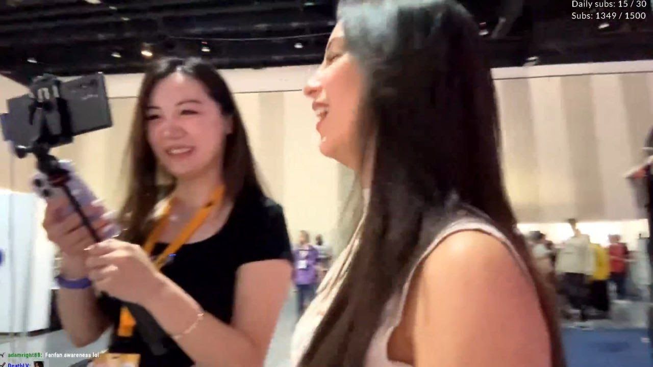 Иннес подкрадывается словно сталкер, чтобы встретиться с Фанфан на Twitchcon вместе с Дином и Эсф...