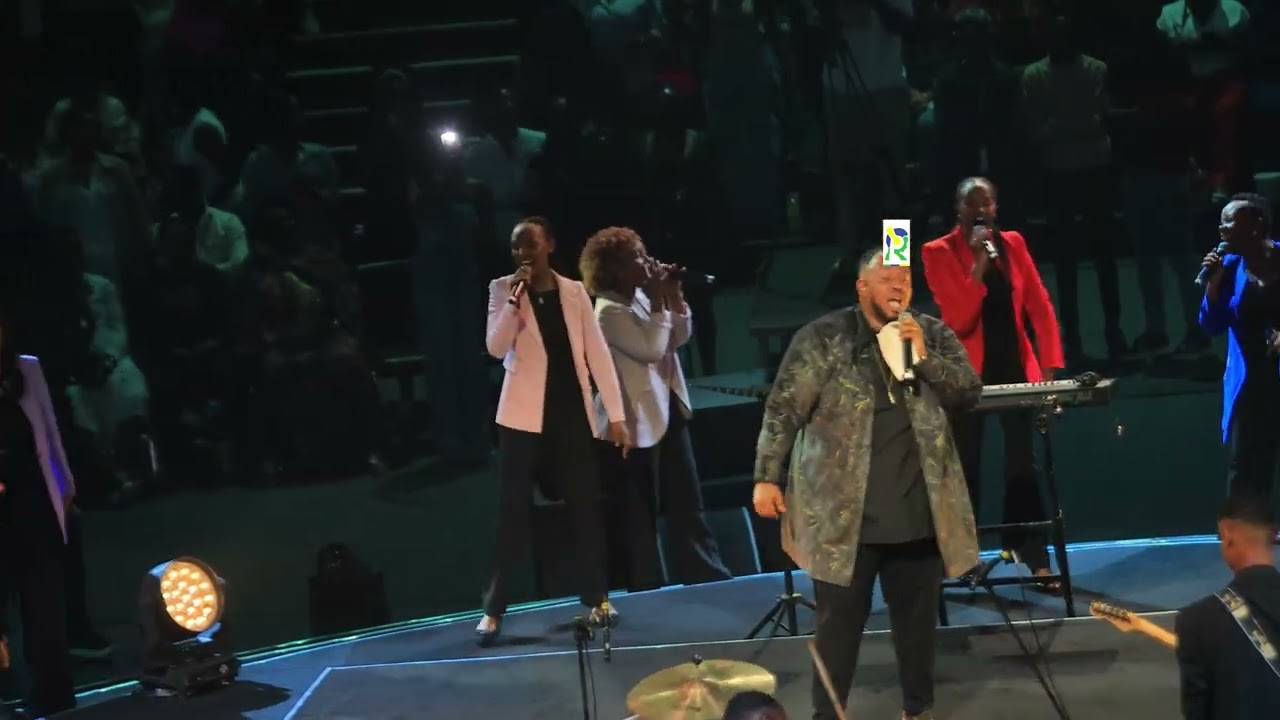 RENE PATRICK AGEZE KURI STAGE BAMUCANIRA AMATARA|| NIWE UFUNGUYE NIWE HEALING CONCERT