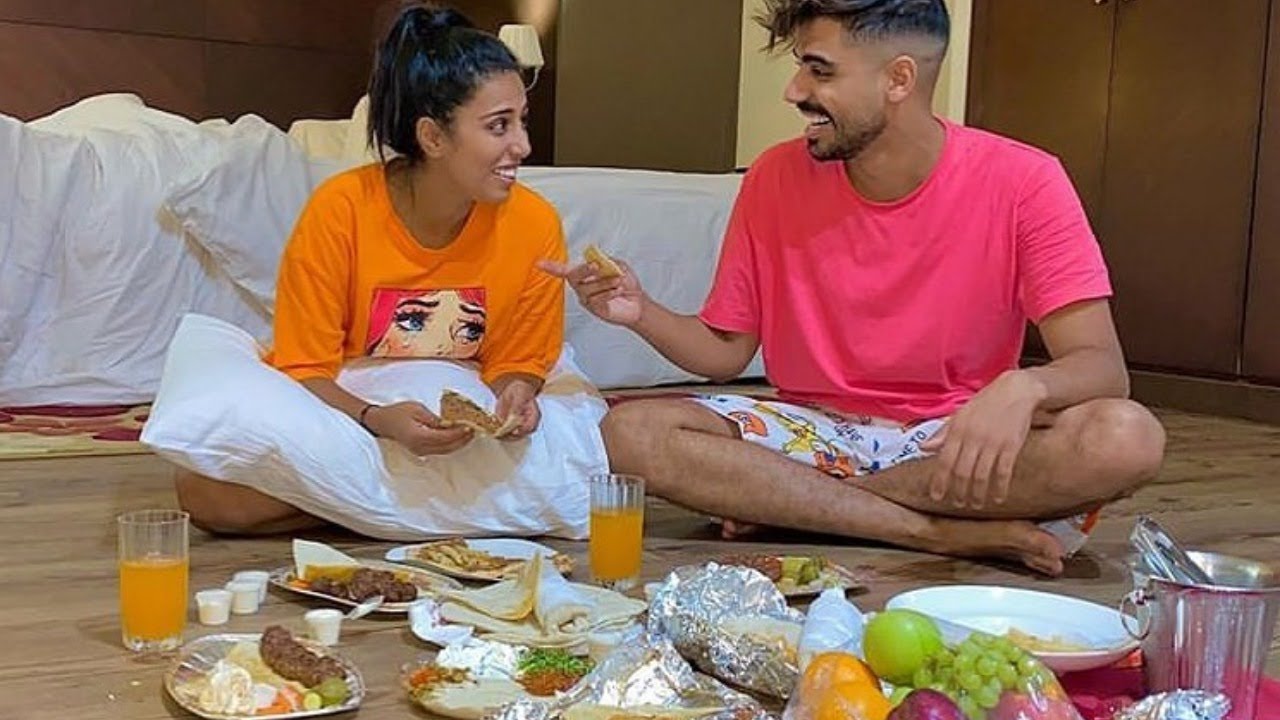 LOOPS live Omar et rajae belmirs حجر جميل مع أختي الجميلة ❤️😂