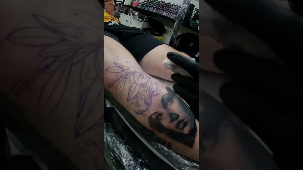 Tattoo time-lapse noire inspired women 