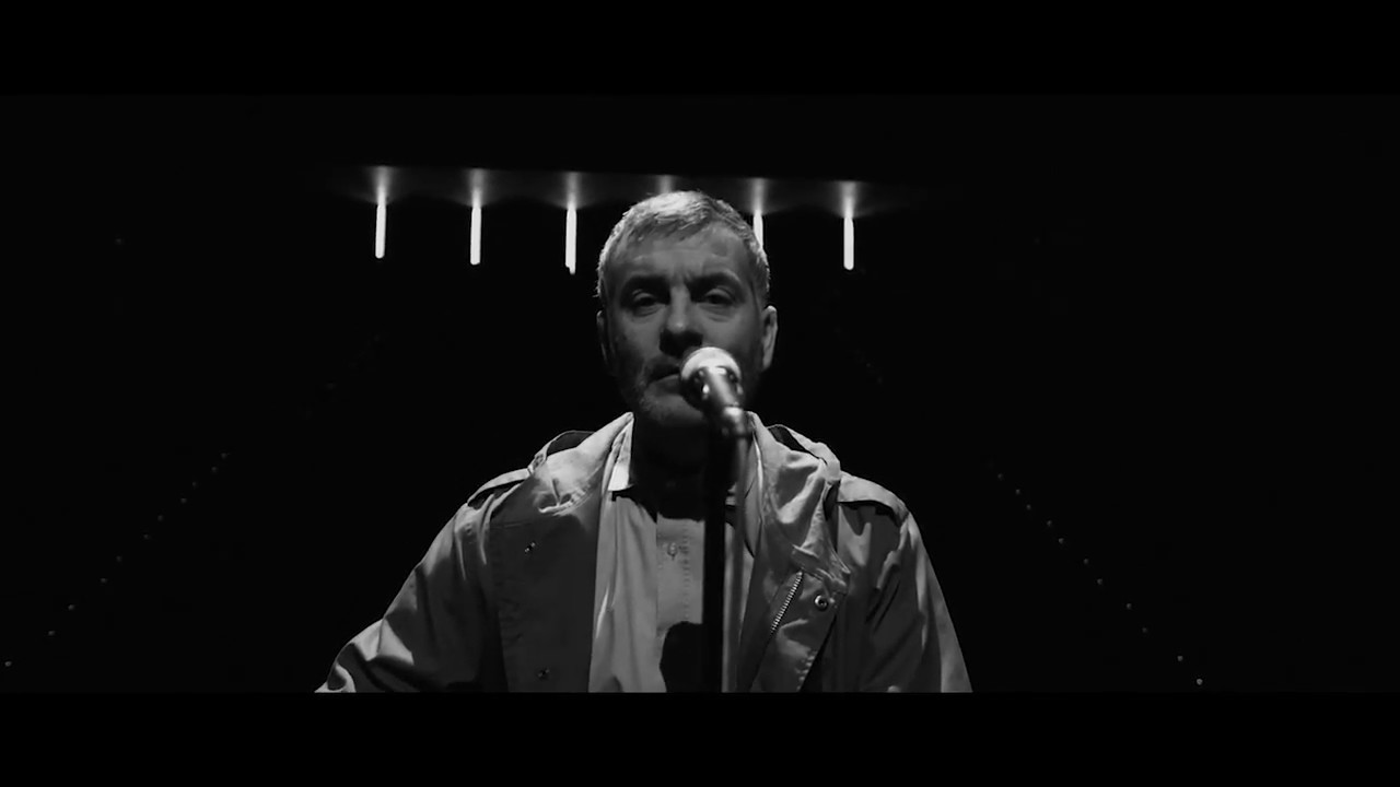 La Habitación Roja - Líneas En El Cielo (Video oficial)
