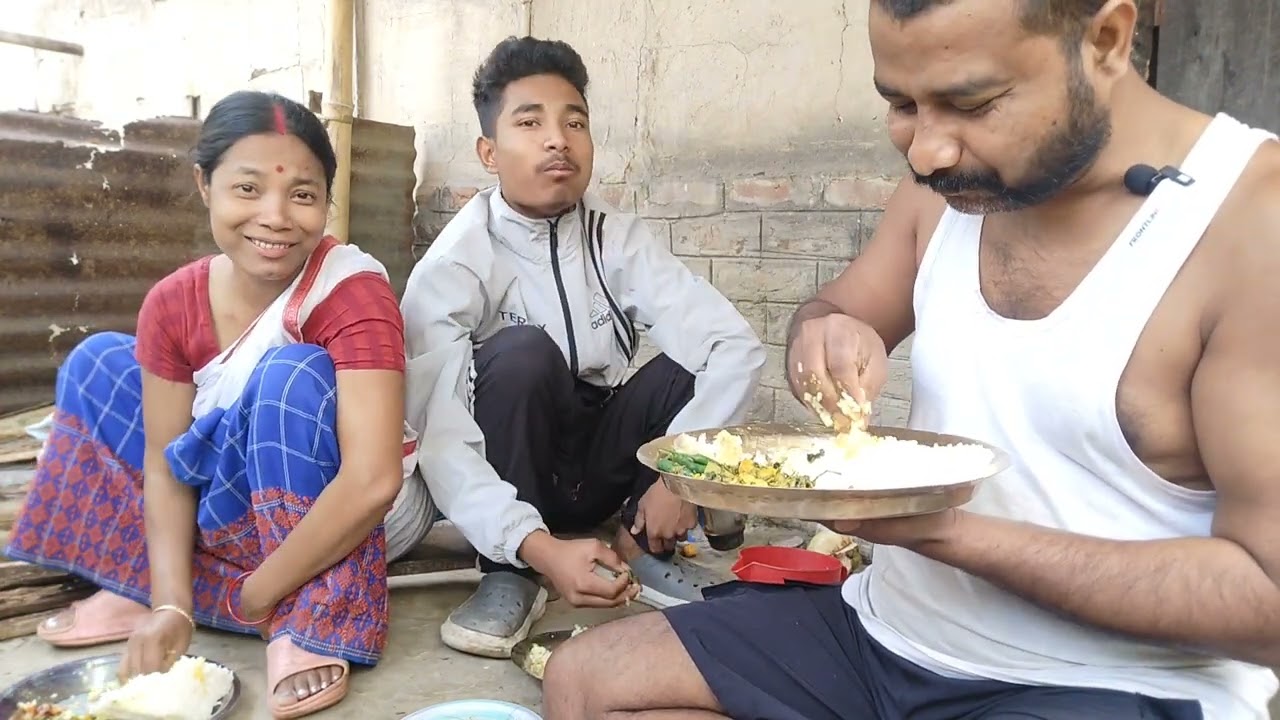 বগৰী টেঙা দি দাইল আৰু মানিমুনি জিলমিল মাটিকাঁদুৰী আলু ভাজিৰে ভাতমুঠি/#assam_food_vlog #axomia_lahon