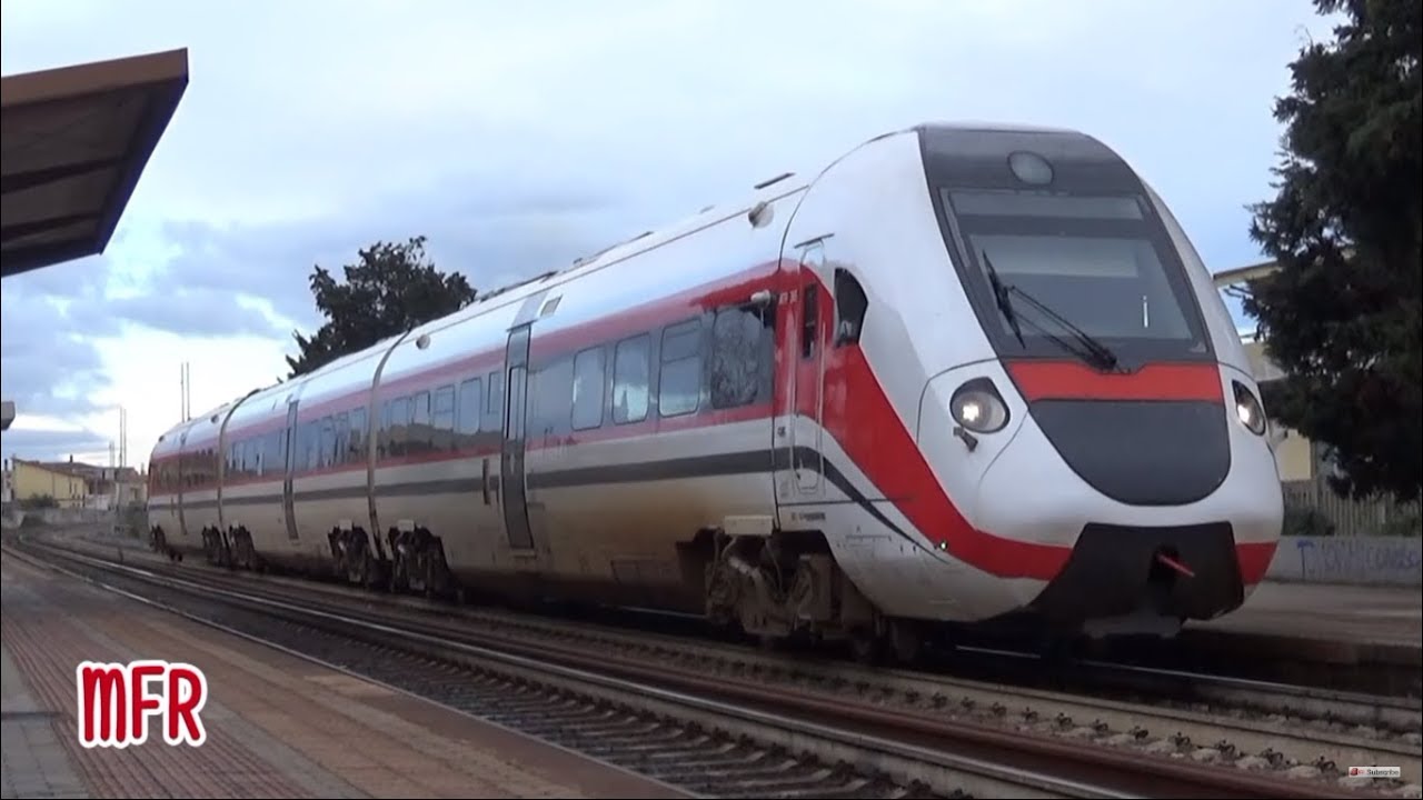 Stazione di ASSEMINI (CA): ATR 365 CAF SARDI in viaggio tra CAGLIARI, MACOMER, IGLESIAS e CARBONIA.