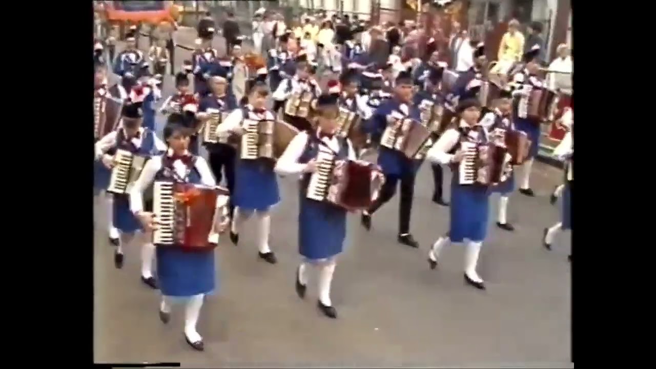 Ballytyrone Accordion Band @ Lurgan 12th 1987