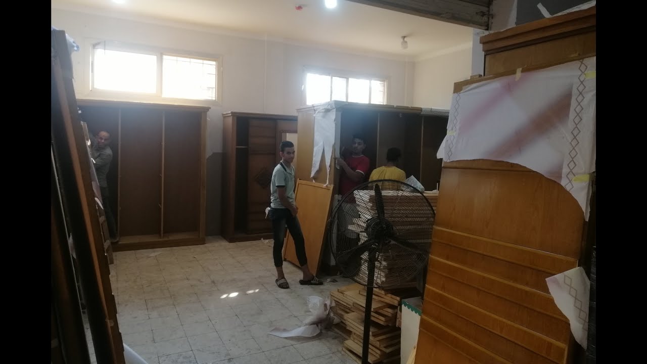 الشغل التقيل وصل دواليب. سراير جميع الفردانيات في سوق التونسي الحضاري