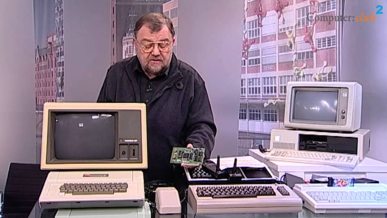 Alte Computer Apple II Plus, Sinclair ZX81, IBM 5150, Texas Instruments TI 99 und Commodore 64