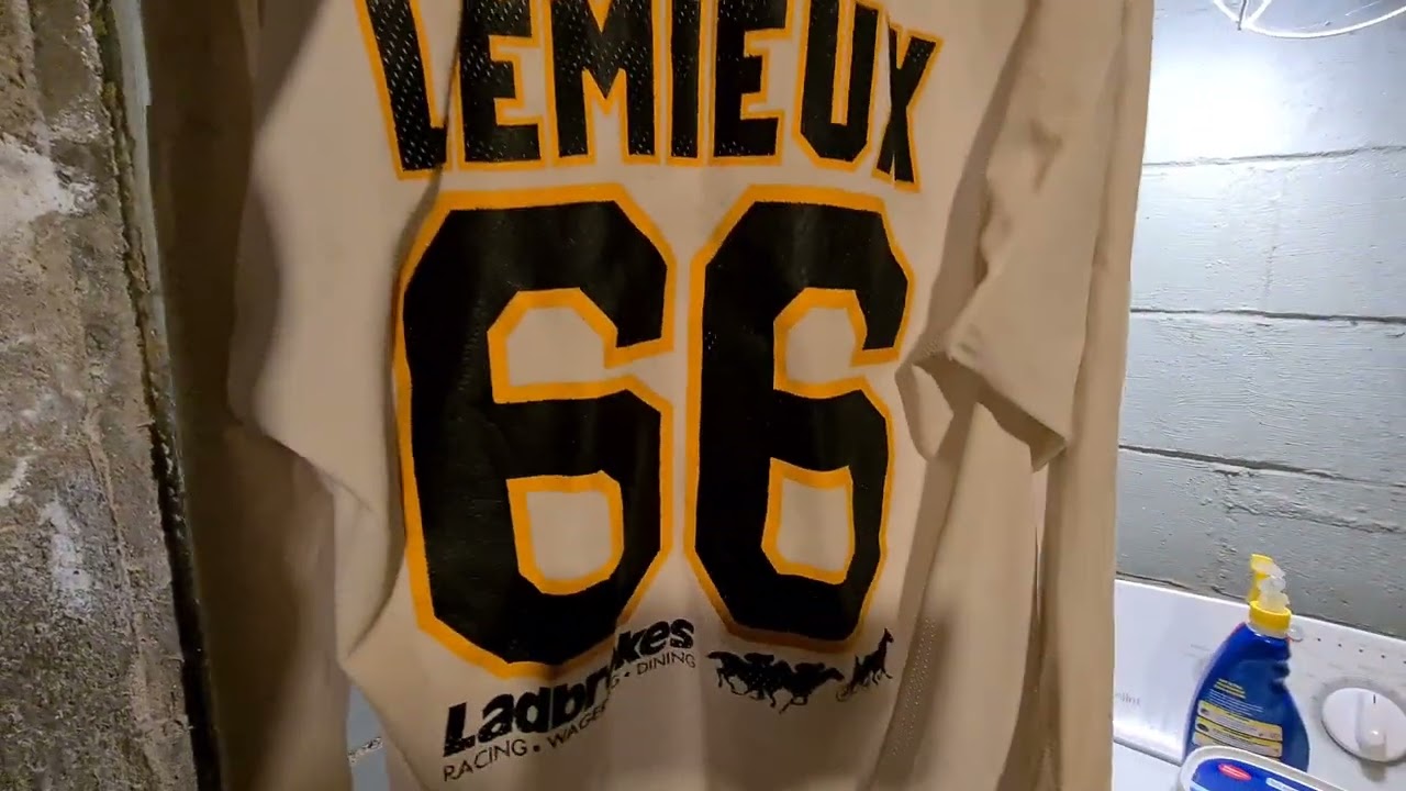 1YINZER: ANOTHER ATTEMPT TO QUICK CLEAN AN AUTOGRAPHED JERSEY. mario lemieux hockey school PART 1.