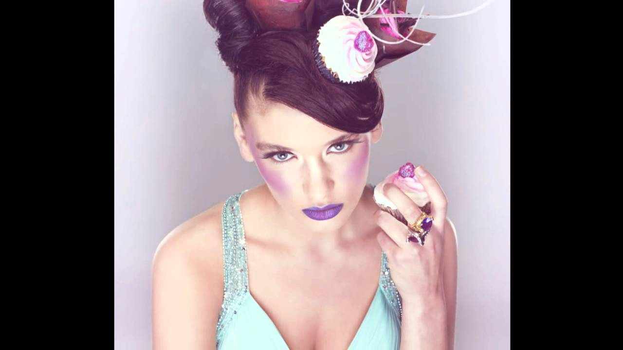 Eya Candy... Fashion & Cake!