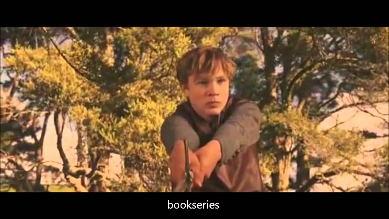 Narnia: The Lion, The Witch And The Wardrobe - The wolfs attack Lucy and Susan [Scene]