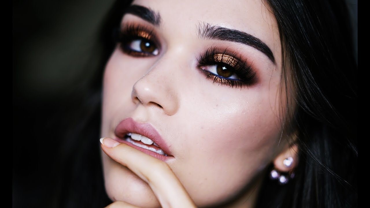 Seductive Halo Smokey Eyes makeup