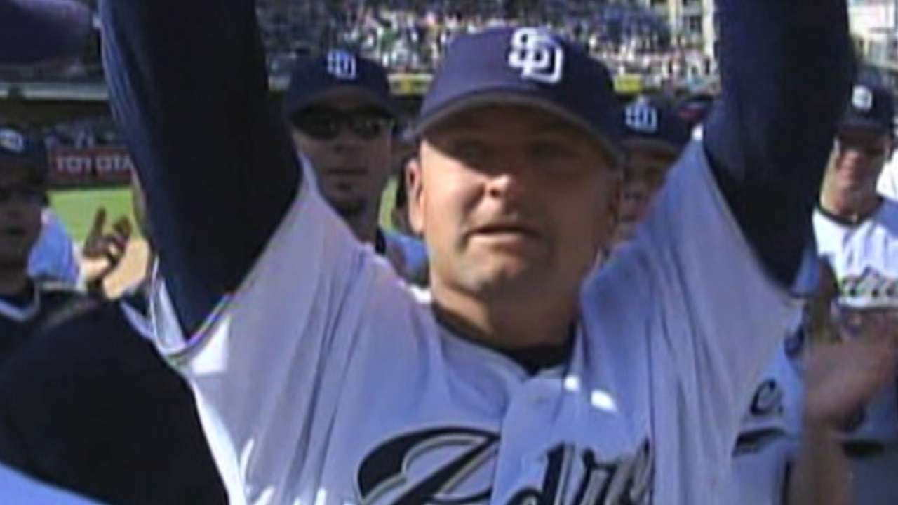 Trevor Hoffman records his 479th career save to become the all-time saves leader