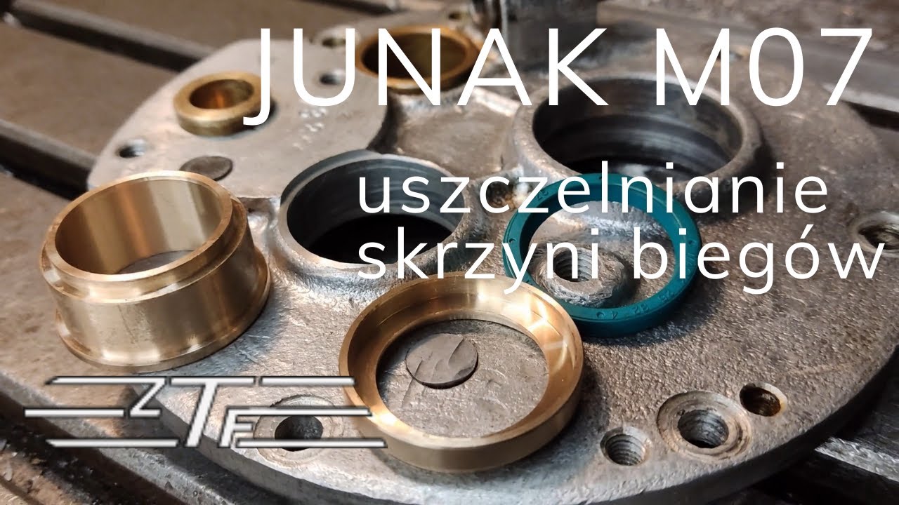 Junak M07. Prace nad skrzynią biegów.