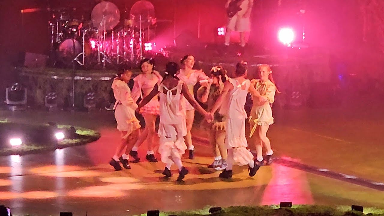 MELANIE MARTINEZ - Play Date (Live in Madrid) The Trilogy Tour 4K