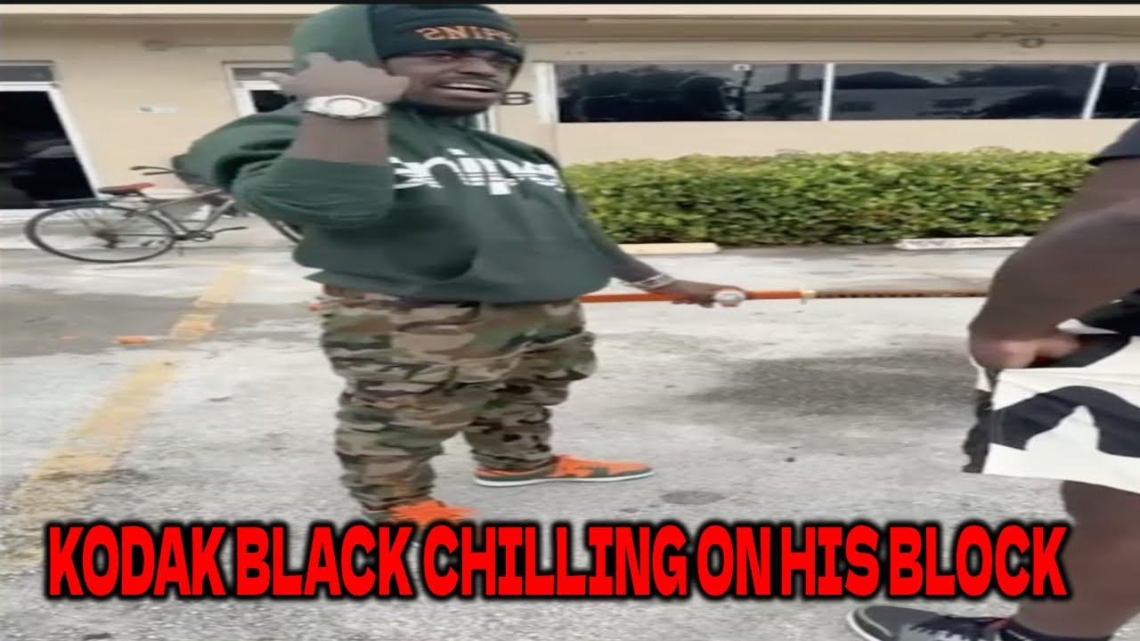 Kodak Black Chilling With Fans On His Block In Pompano! ( DAY 5 )