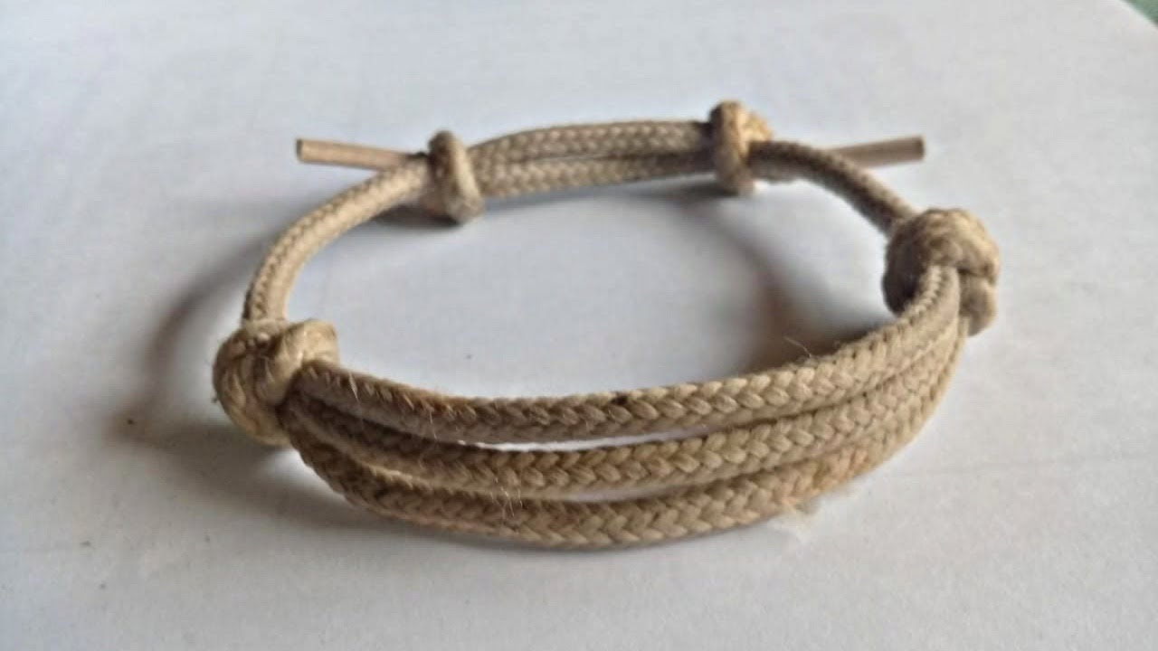 Cara membuat gelang dari tali sepatu dengan motif 3 garis begitu mudah