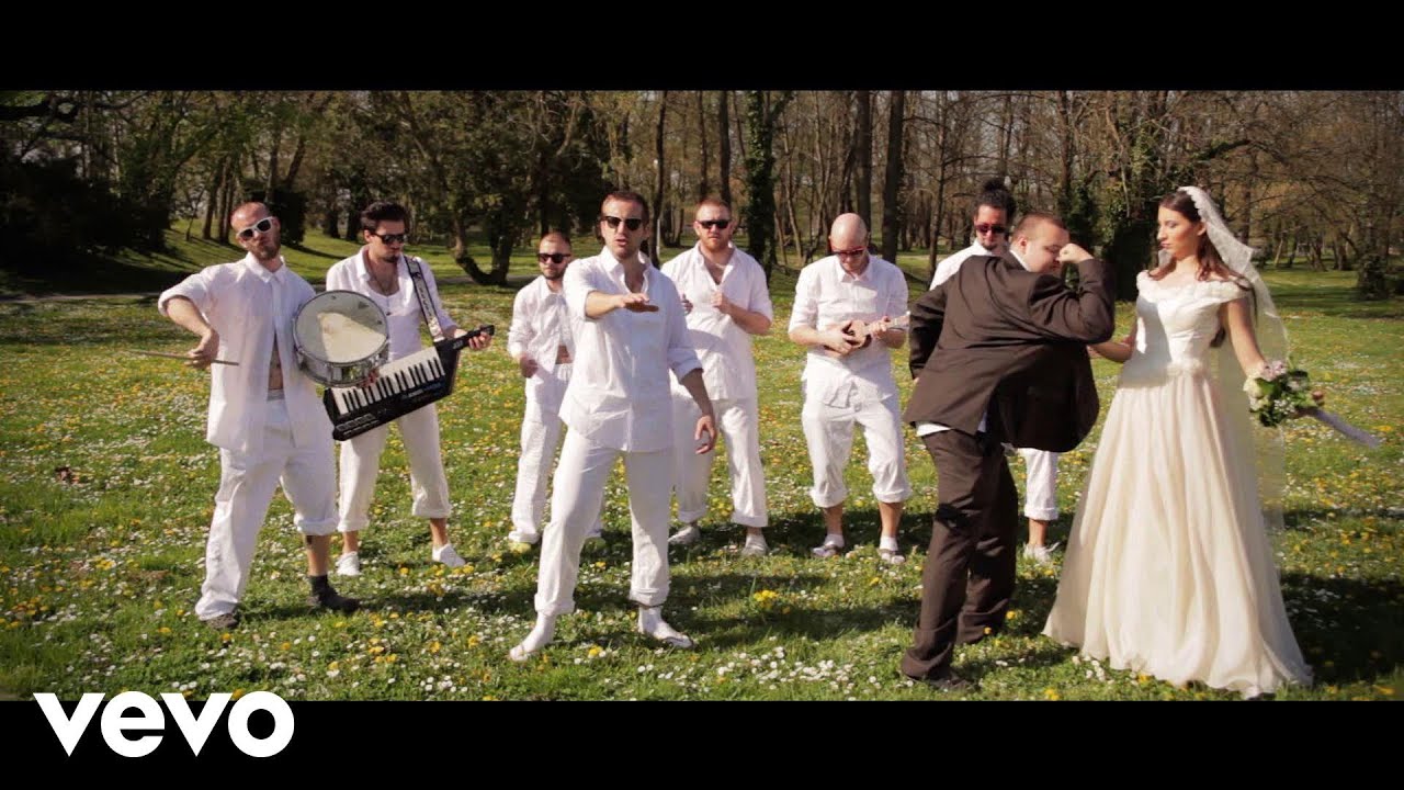 Kandžija i Gole žene - Crkva