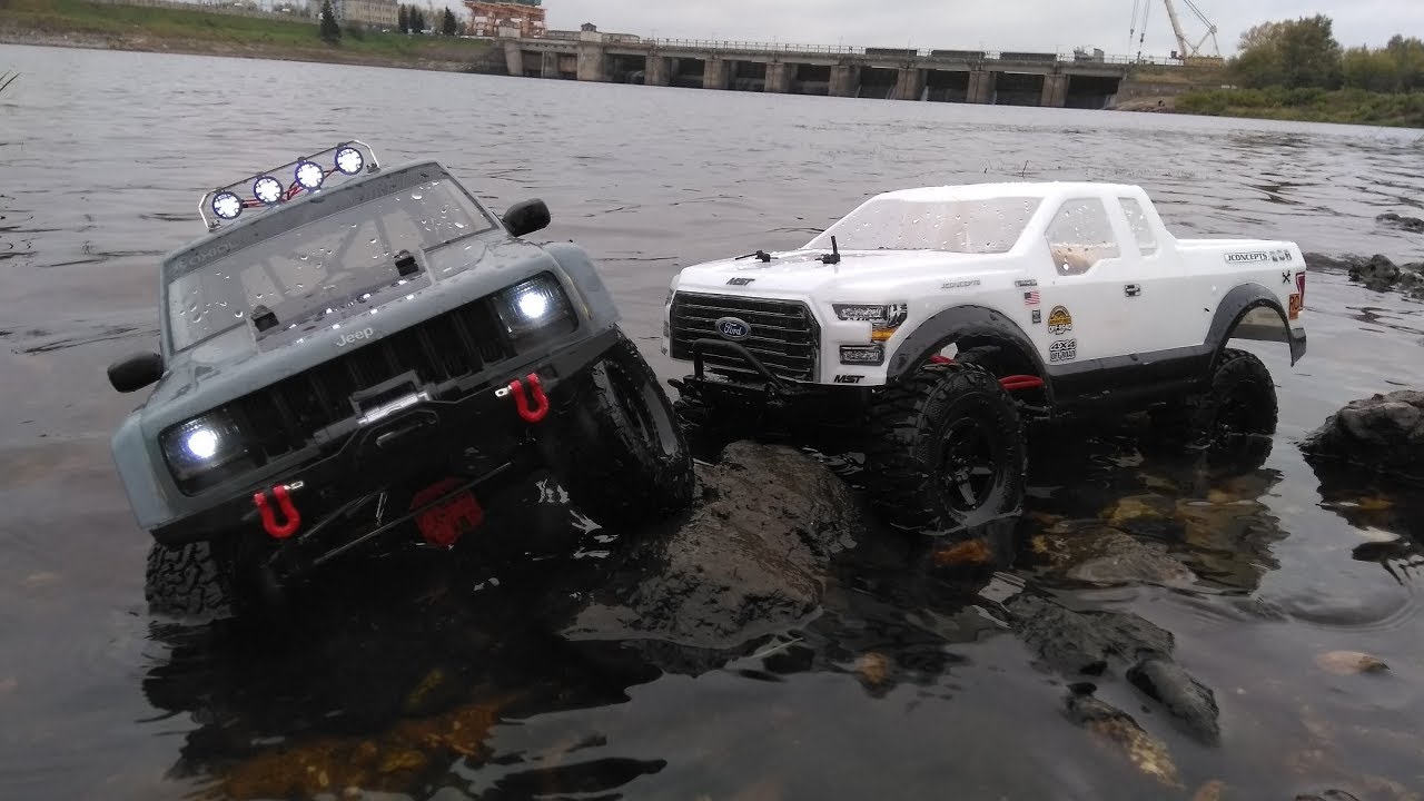 Сравнительный тест-драйв MST CFX-W и Axial SCX10-2