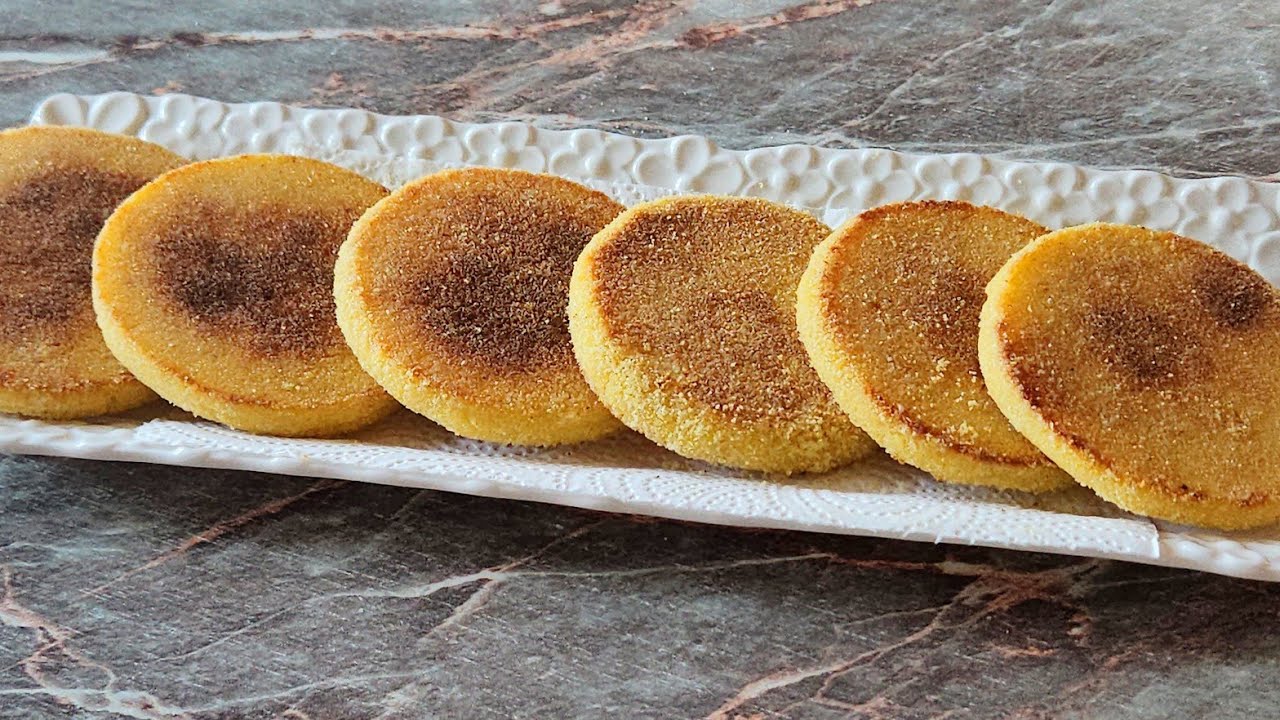 Recette de harcha galette marocaine &agrave; la semoule / Moroccan semolina bread recipe