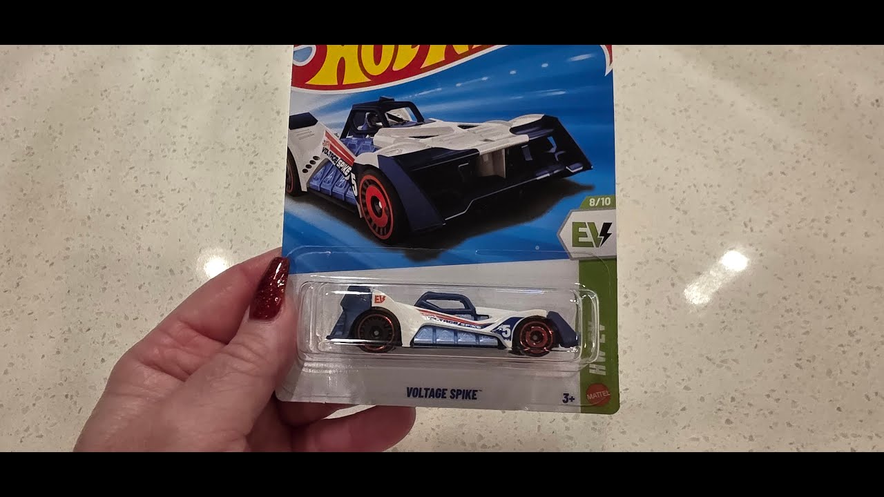 Распаковка и демонстрация гоночного электромобиля Hot Wheels EV Voltage Spike!