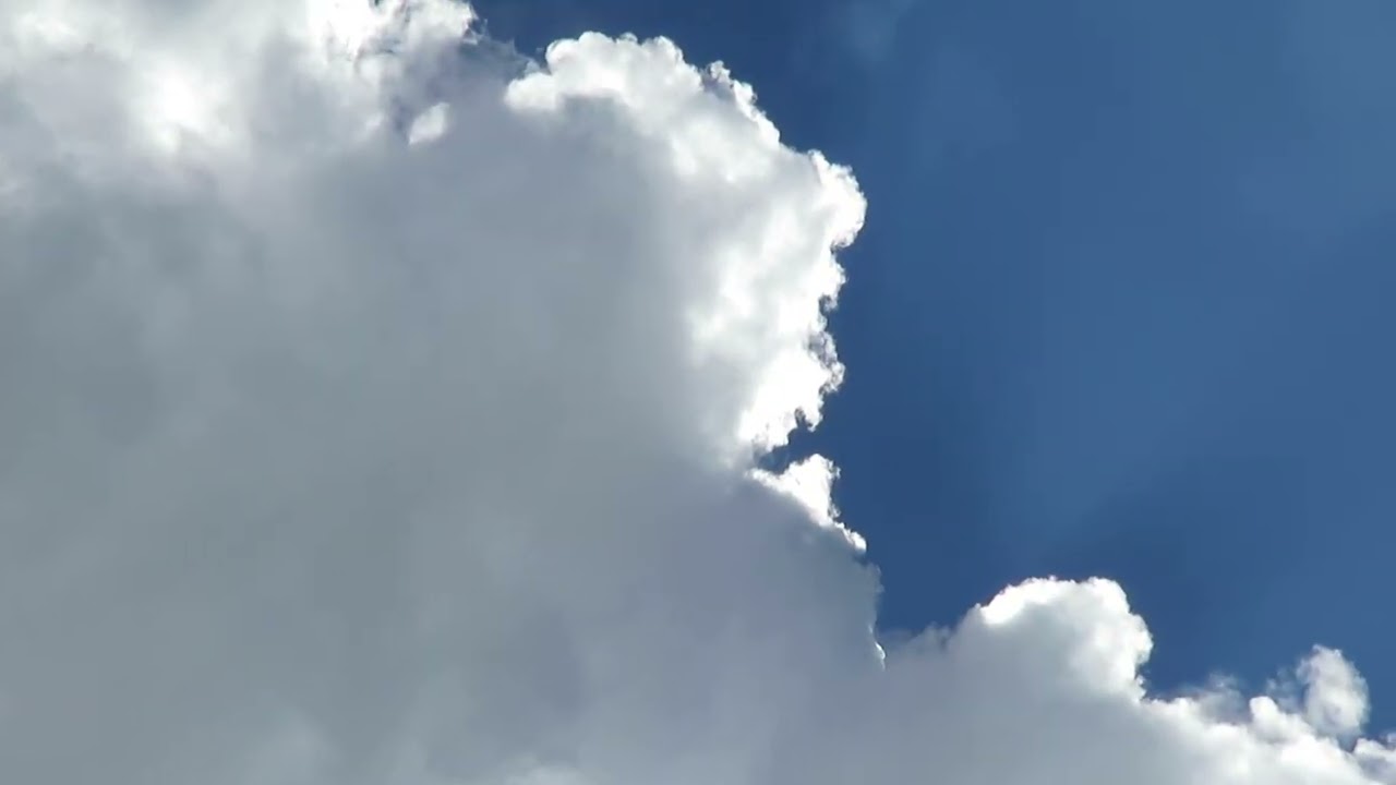 Cer variabil, nori cumulus, val de aer tropical, Muntii Bucegi - 04 august 2023