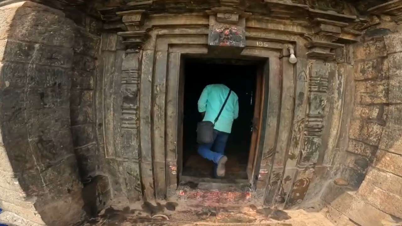ತುಂಬೂರ ಗ್ರಾಮದಲ್ಲಿ ಇರುವ ಅಮರಶಿಲ್ಪಿ ಜಕಣಾಚಾರ್ಯ  ನಿರ್ಮಿಸಿದ  ದೇವಸ್ಥಾನ just 55 km Hubli 👌👌👌