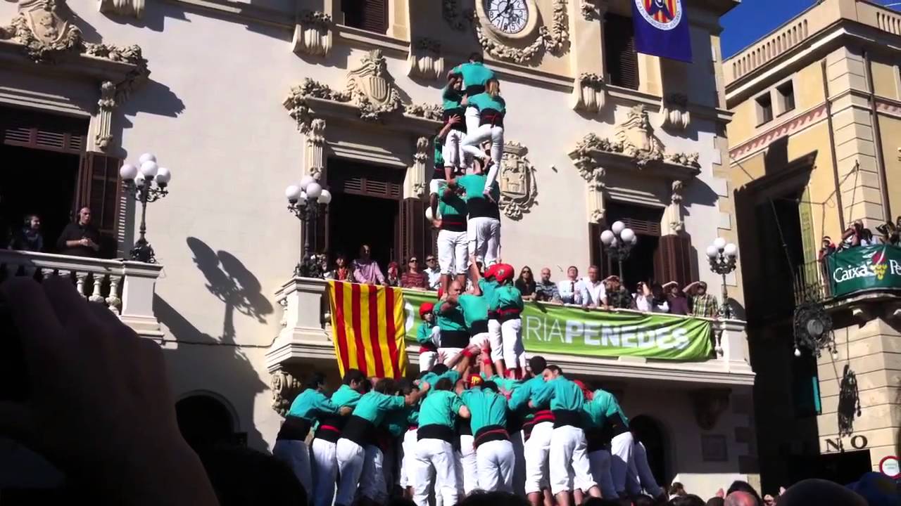 2 de 9 amb folre carregat dels Castellers de Vilafranca