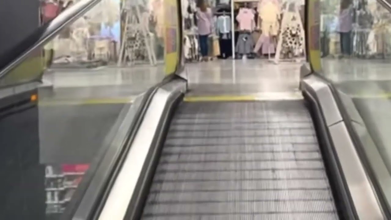 ANLEV Travelators At ASDA In Eastgate Basildon