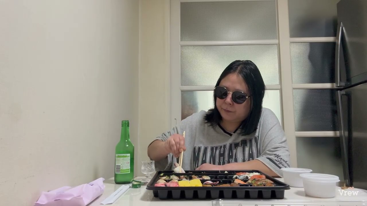 집순이의 술먹방 오늘의 안주 초밥 입니다