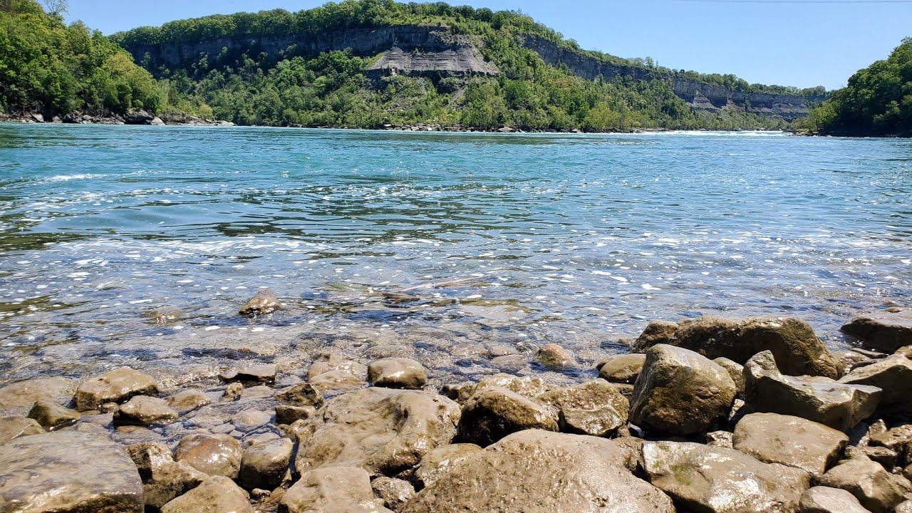 Hiking Upper Whirlpool Trail, Park and Beach, Niagara Falls, Ontario 2023