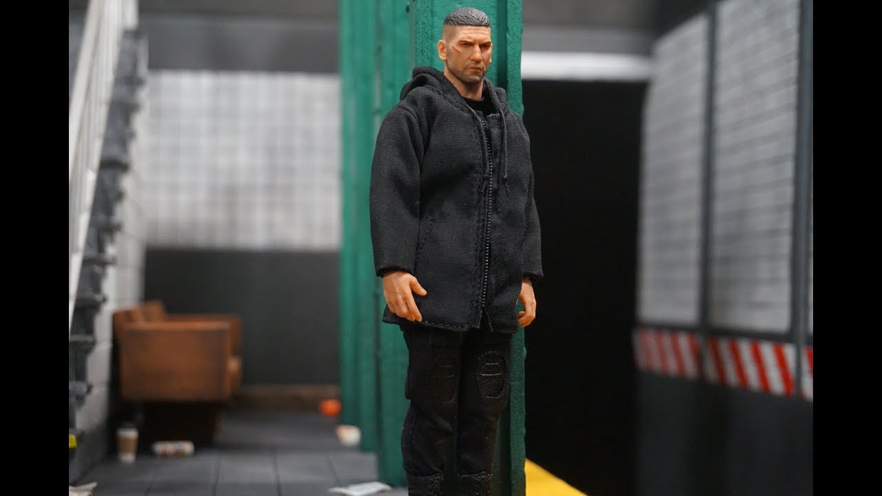 Mezco Toyz One:12 Collective Marvel Comics Netflix Series PUNISHER Action Figure Review