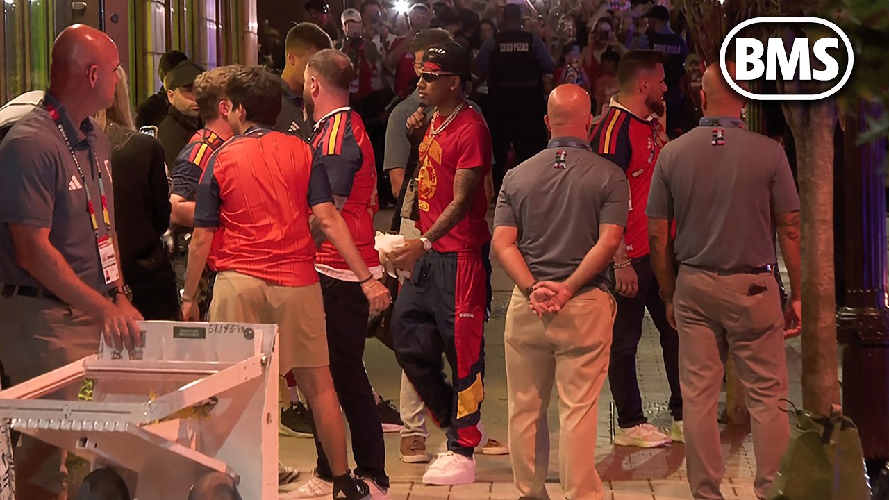 SPAIN ARRIVE BACK AT TEAM HOTEL AS WORLD CHAMPIONS! 🏆 Spain 1-0 Argentina 🏆 2026 FIFA World Cup