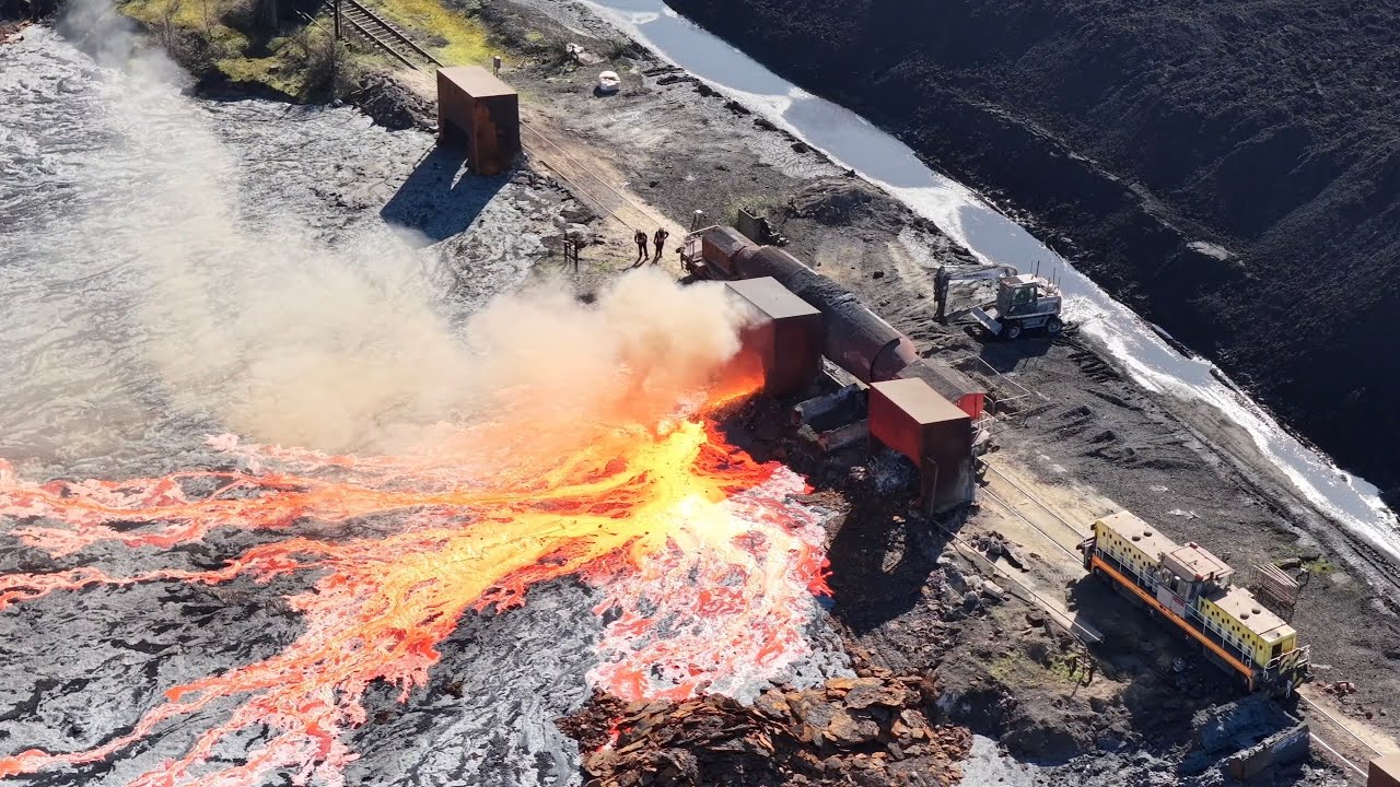 AMAZING TO SEE THEM EMPTYING A TORPEDO AT SCUNTHORPE STEELWORKS 